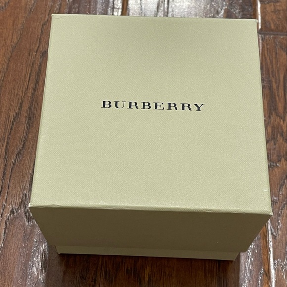 AUTHENTIC BURBERRY adjustable watch - Picture 3 of 12